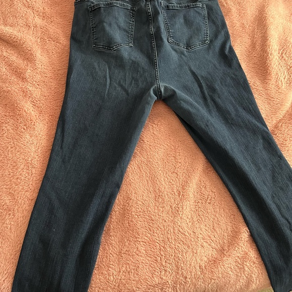 Torrid size 16 bombshell skinny jeans - Picture 3 of 3